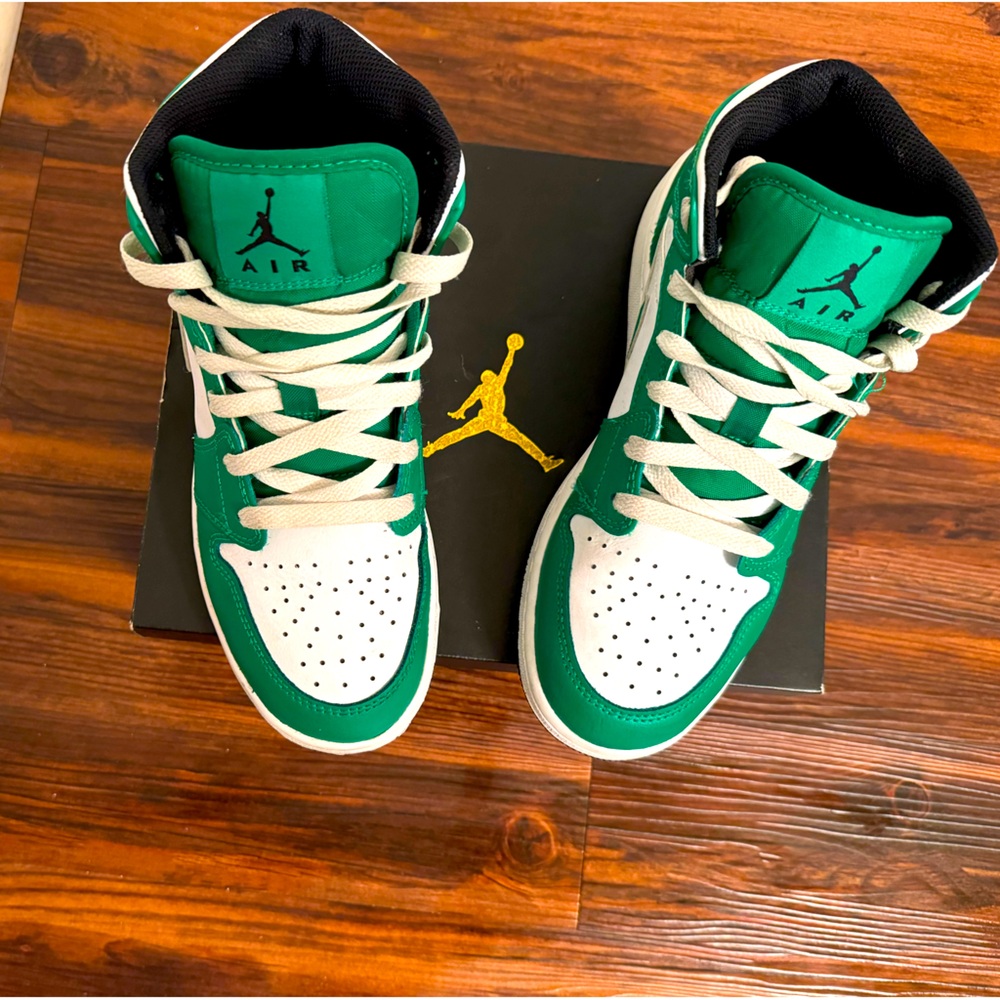 Air Jordan 1 Mid
